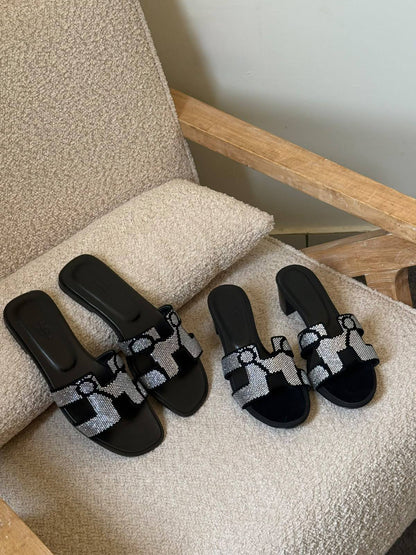 Hermes

𝐀𝐯𝐚𝐢𝐥𝐚𝐛𝐥𝐞 𝐍𝐨𝐰
𝐒𝐢𝐳𝐞𝐬: 𝟑𝟔 — 𝟒𝟏
430 dhs🇦🇪🇦🇪

Zain298
♥️♥️♥️