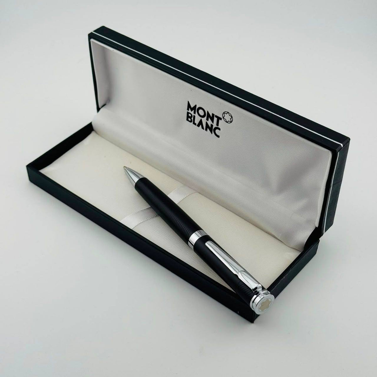 Mont blanc

55 dhs🇦🇪
Zain182
♥️♥️♥️
