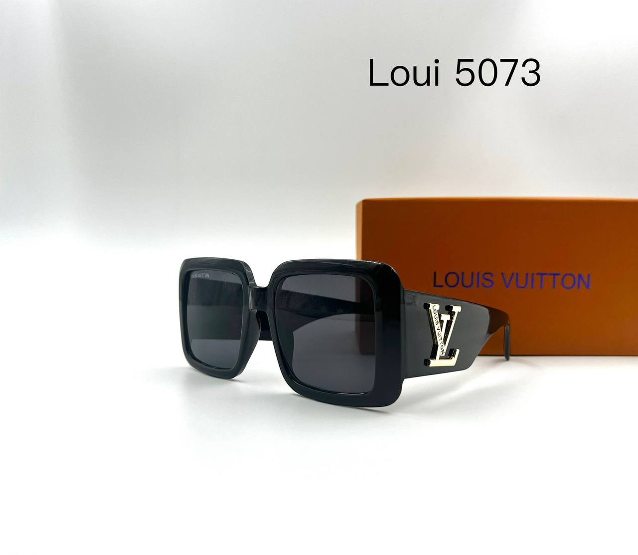 LV
Sunglasses 🕶️ 
good quality 💯
With master box 🗃️ 
50 dhs✅

Zain273
♥️♥️♥️