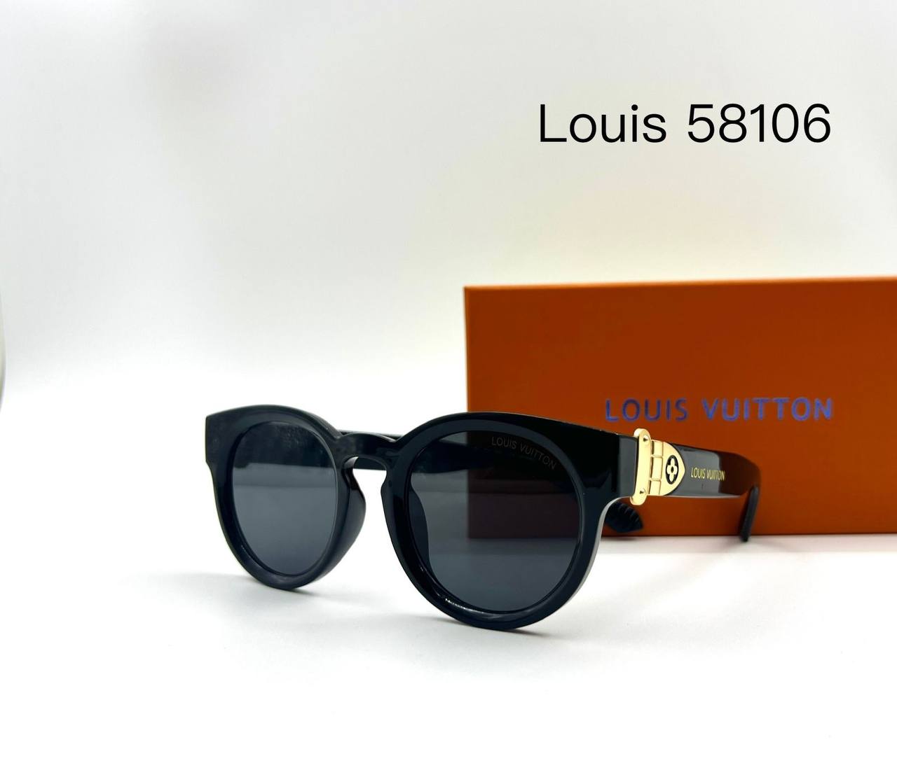 Dior💥*
Sunglasses 🕶️ 
good quality 💯
With master box 🗃️ 
50 dhs❣️

Zain273
♥️♥️♥️