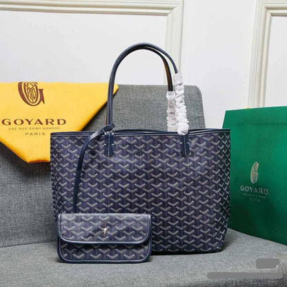 🌼 Goyard 
1️⃣ First quality 
Size : 46 * 27 cm
80 dhs💓

Zain115
♥️♥️♥️