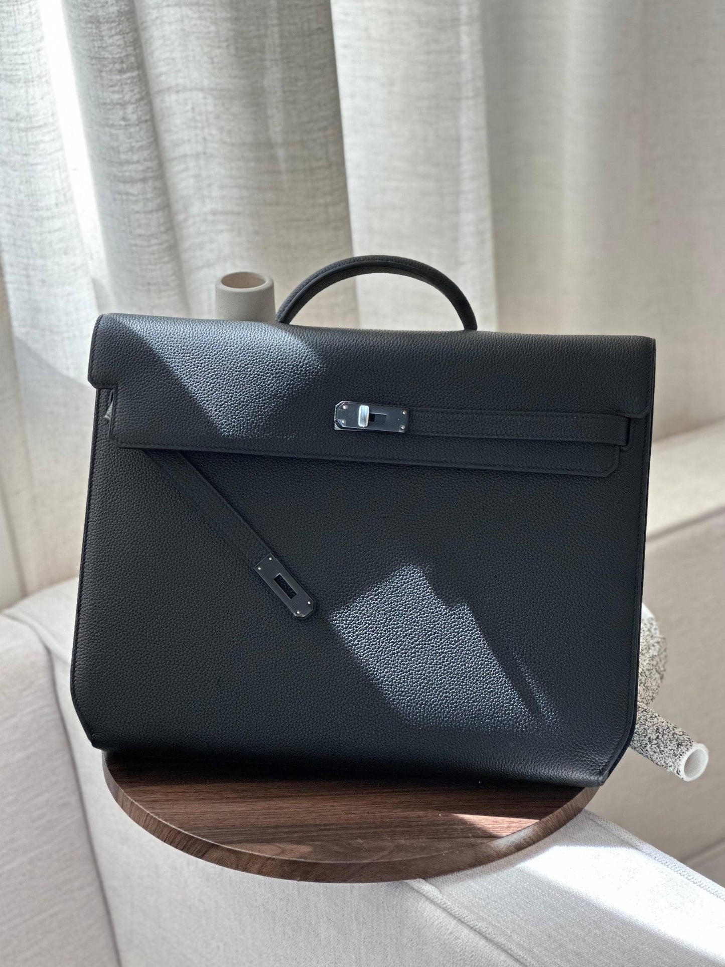 HERMES 
*❗️LAPTOP BAG ❗*
*SUPER MASTER QUALITY ❗*
3100 dhs✅
*BOX WITH  PAPERBAG❗*

Zain267
♥️♥️♥️