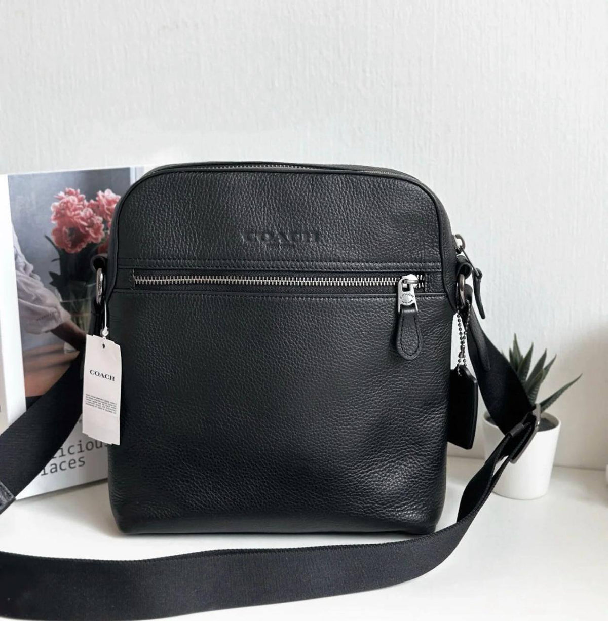 COACH 
SLING BAG 

RESTOCK UNISEX 

GOOD QUALITY 
80 dhs🇦🇪🇦🇪

Zain295
Zain17
♥️♥️♥️
