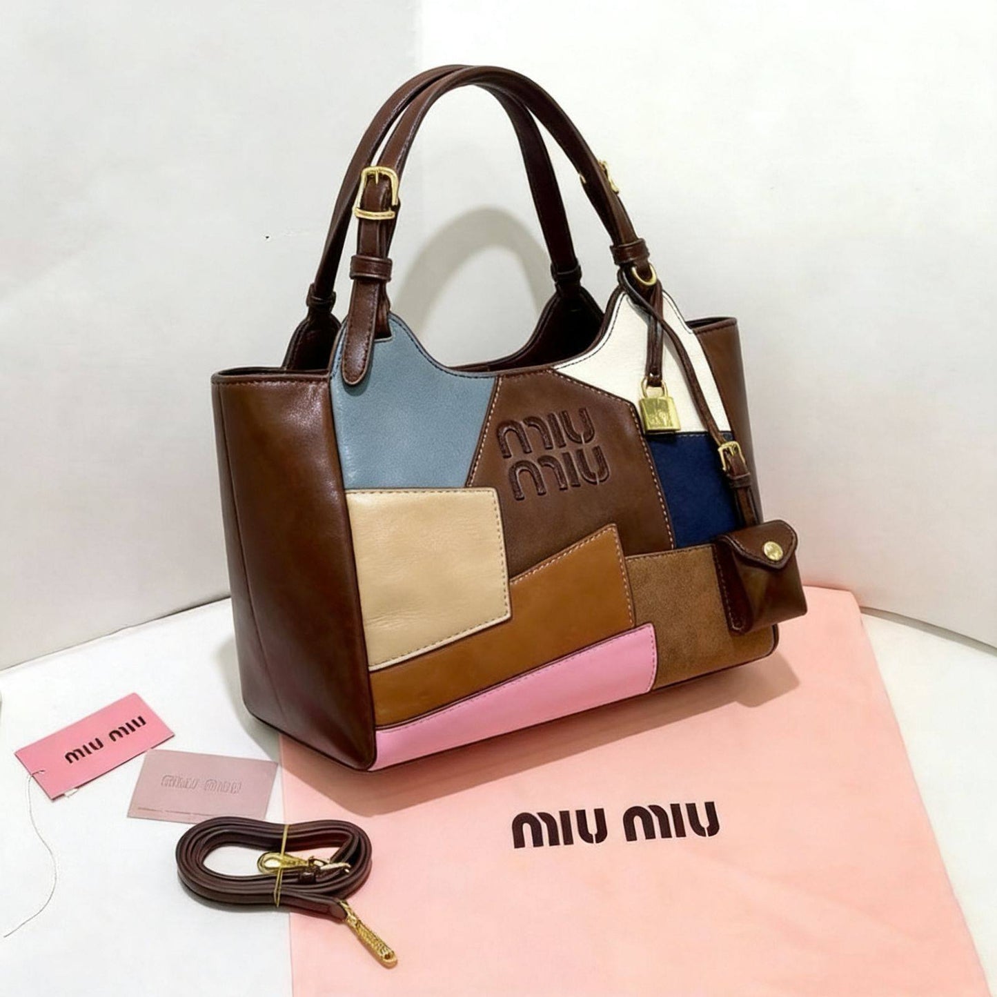 MIU MIU 
NEW CAME HIG QUALITY 
125 dhs👑

Zain39
♥️♥️♥️