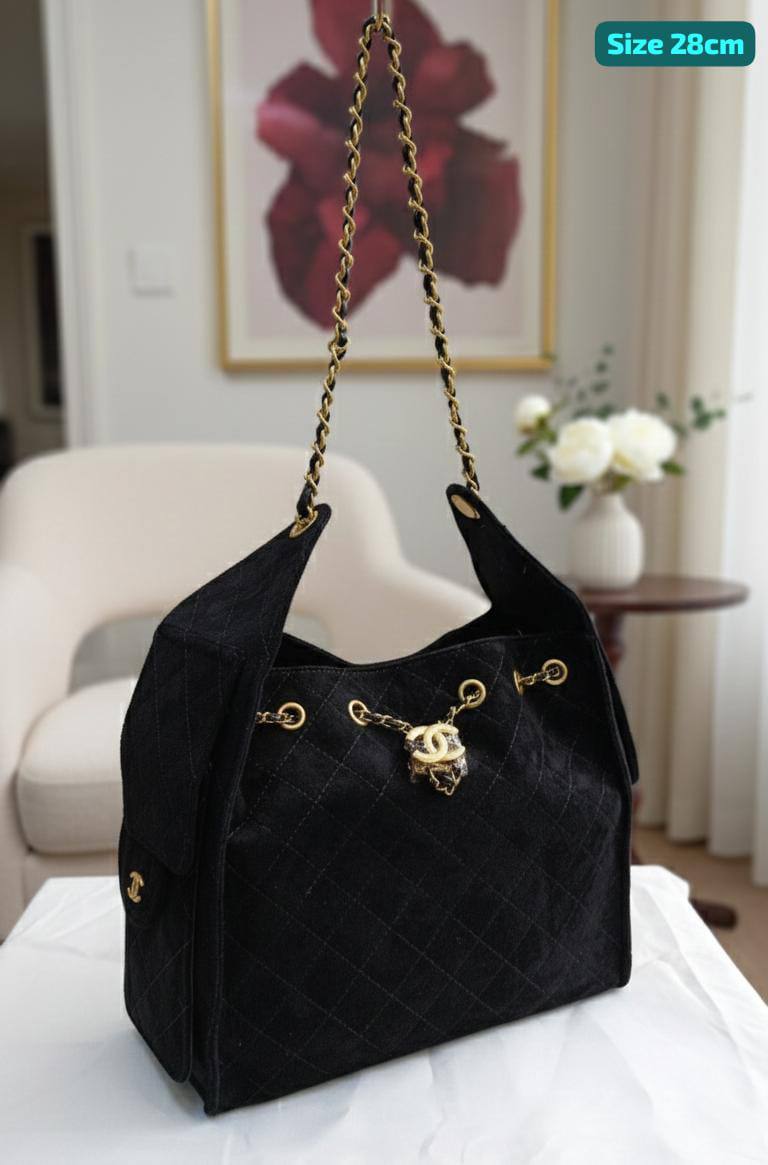 Chanel
Good quality 
110 dhs❣️

Zain186
♥️♥️♥️