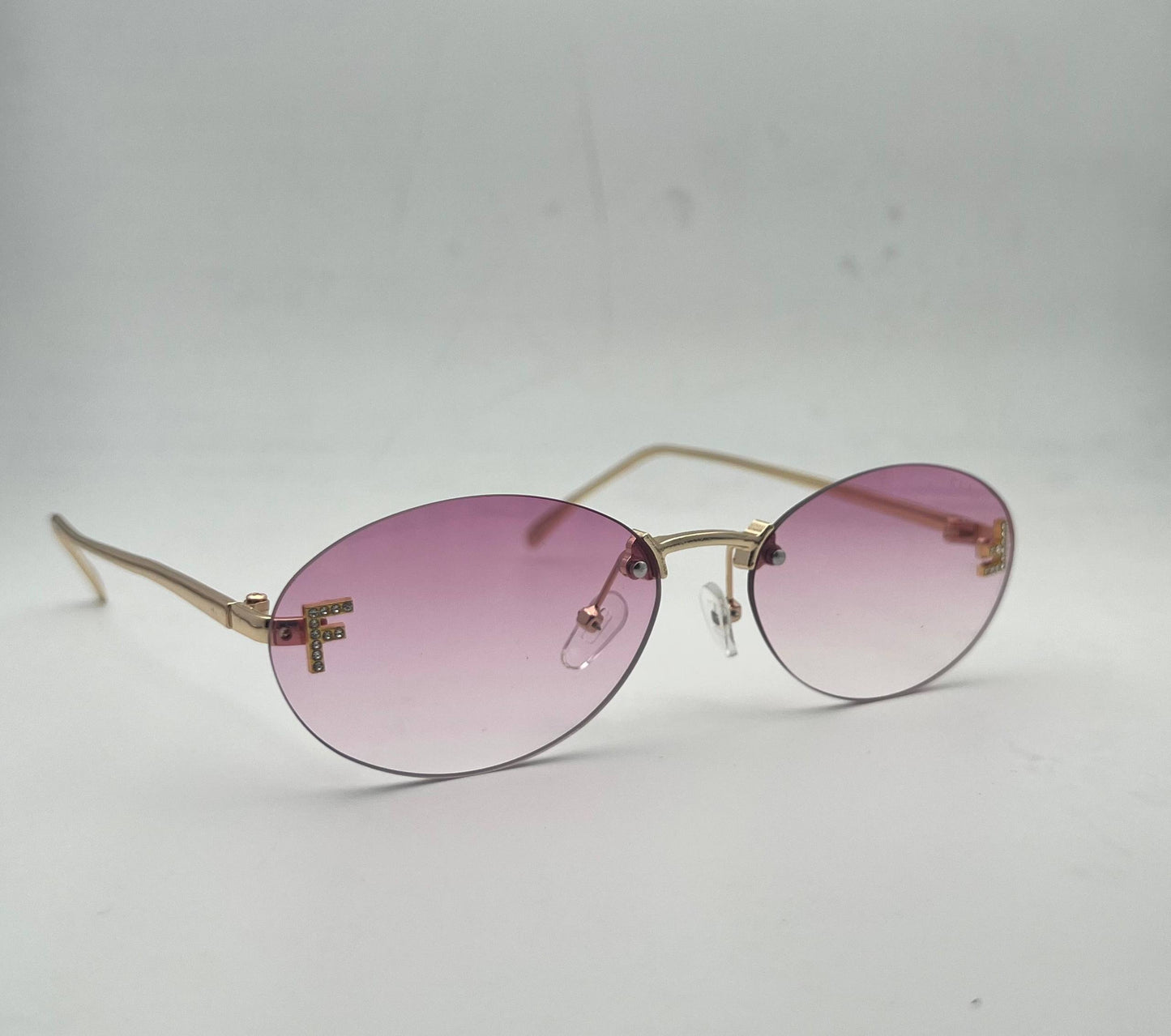 FENDI & Tom Ford
Sunglasses 🕶️ 
good quality 💯
With master box 🗃️ 
55 dhs❣️

Zain273
♥️♥️♥️