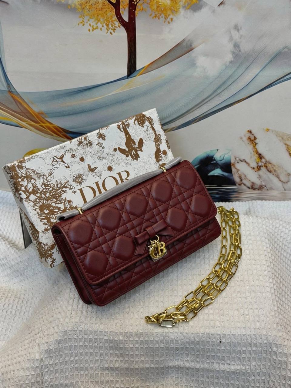 DIOR
Best quality with box
110 dhs💓
size 21CM

Zain290
♥️♥️♥️