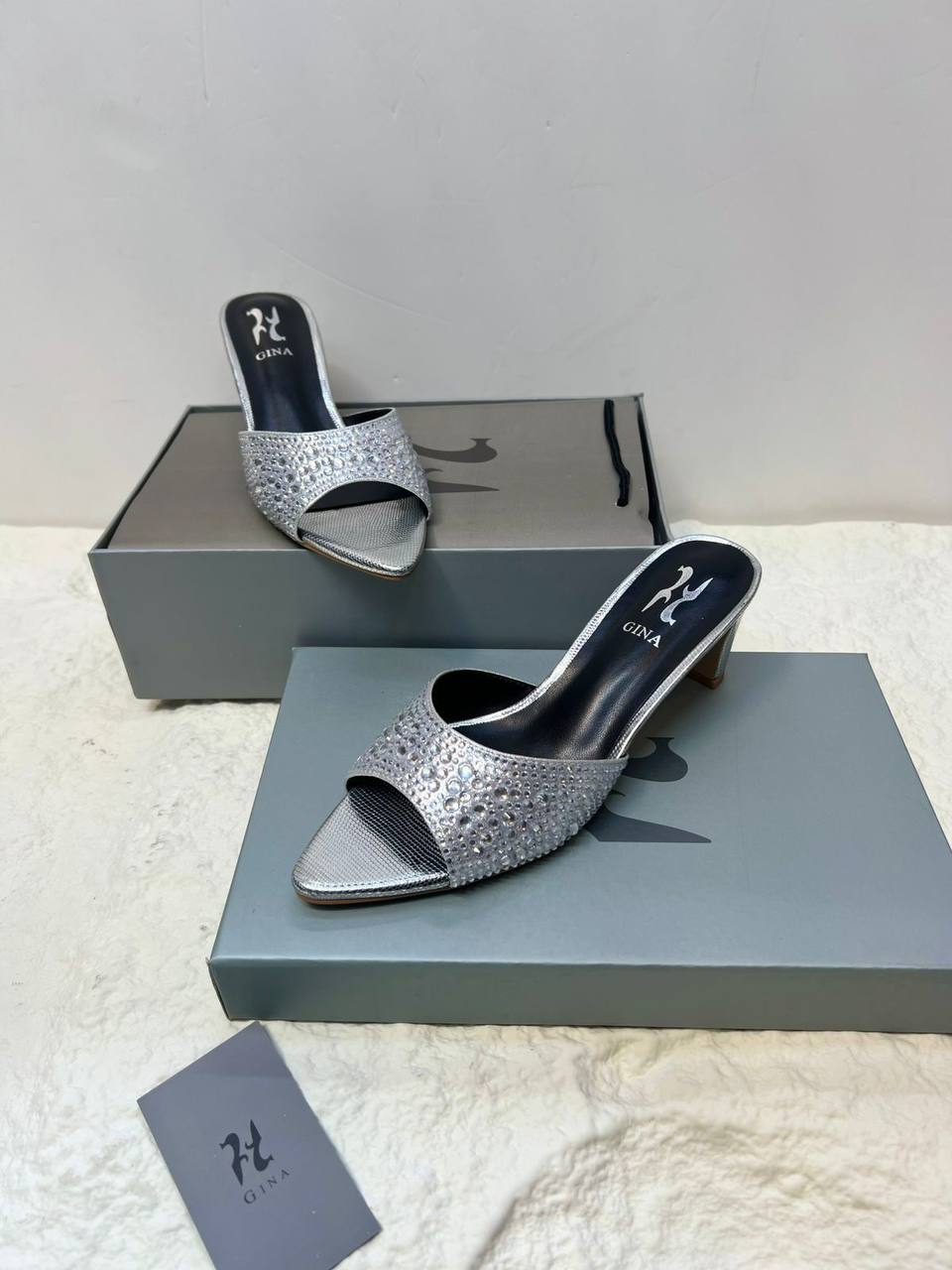 Gina
💯high quality
Size 36-37-38-39-40-41

115 dhs✅

Zain86
♥️♥️♥️