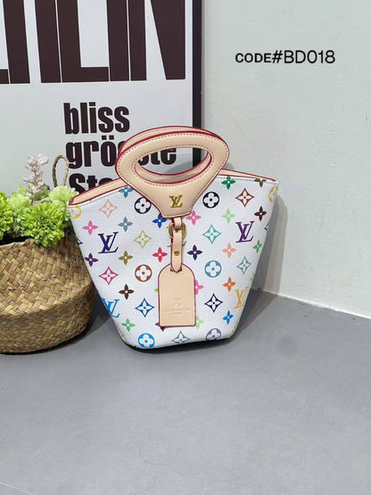 LV
ʀɪᴠᴀɢᴇ BB ʙᴀɢ
ᴡɪᴛʜ ʟᴏɴɢ ʙᴇʟᴛ sᴛʀᴀᴘ
sɪᴢᴇ : 25 cm

70 dhs🪙💕

Zain31
♥️♥️♥️