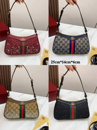 GUCCI 
COPY ONE NEW CAME 
WITH BOX 
🎁🎁🎁

155 dhs✅
Size:25cm

Zain39
♥️♥️♥️