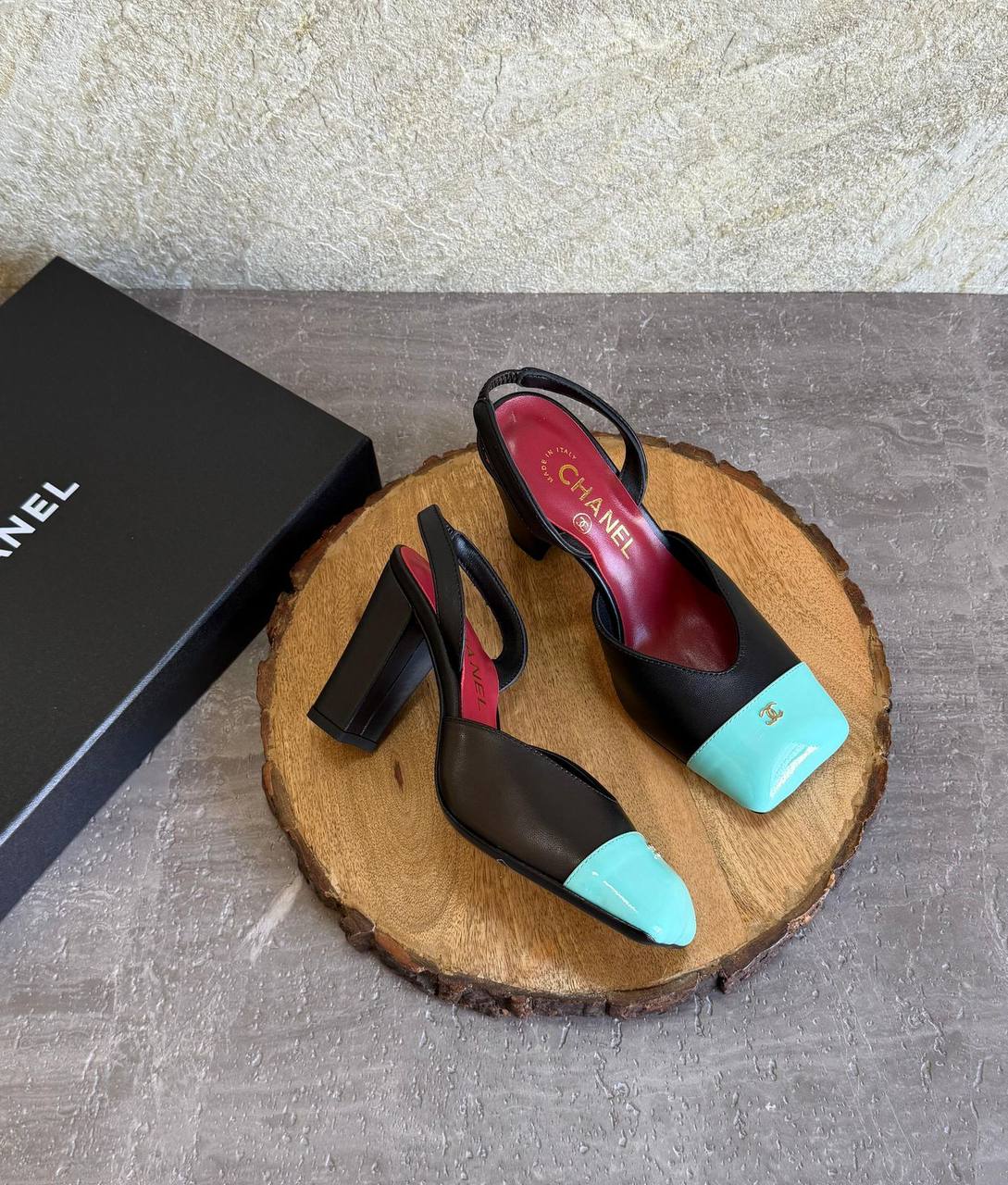 CHANEL 💫😍
SuperMaster Quality 💯
450 dhs✅
Size: 36-41 💥

Zain171
♥️♥️♥️
