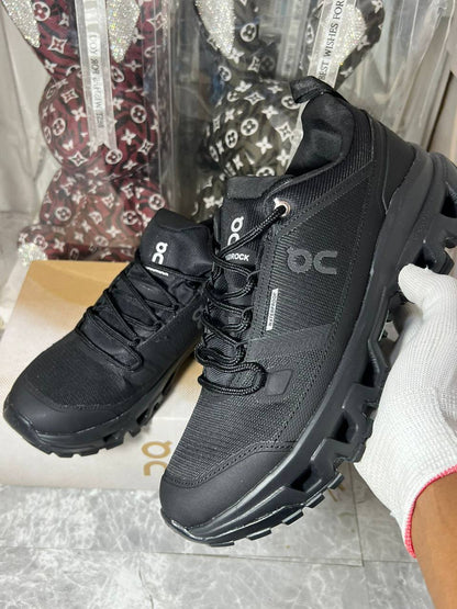 On Cloudrock Low WP- ‘Black’🖤
36-45 AVAILABLE 
230 dhs✅

Zain242
♥️♥️♥️