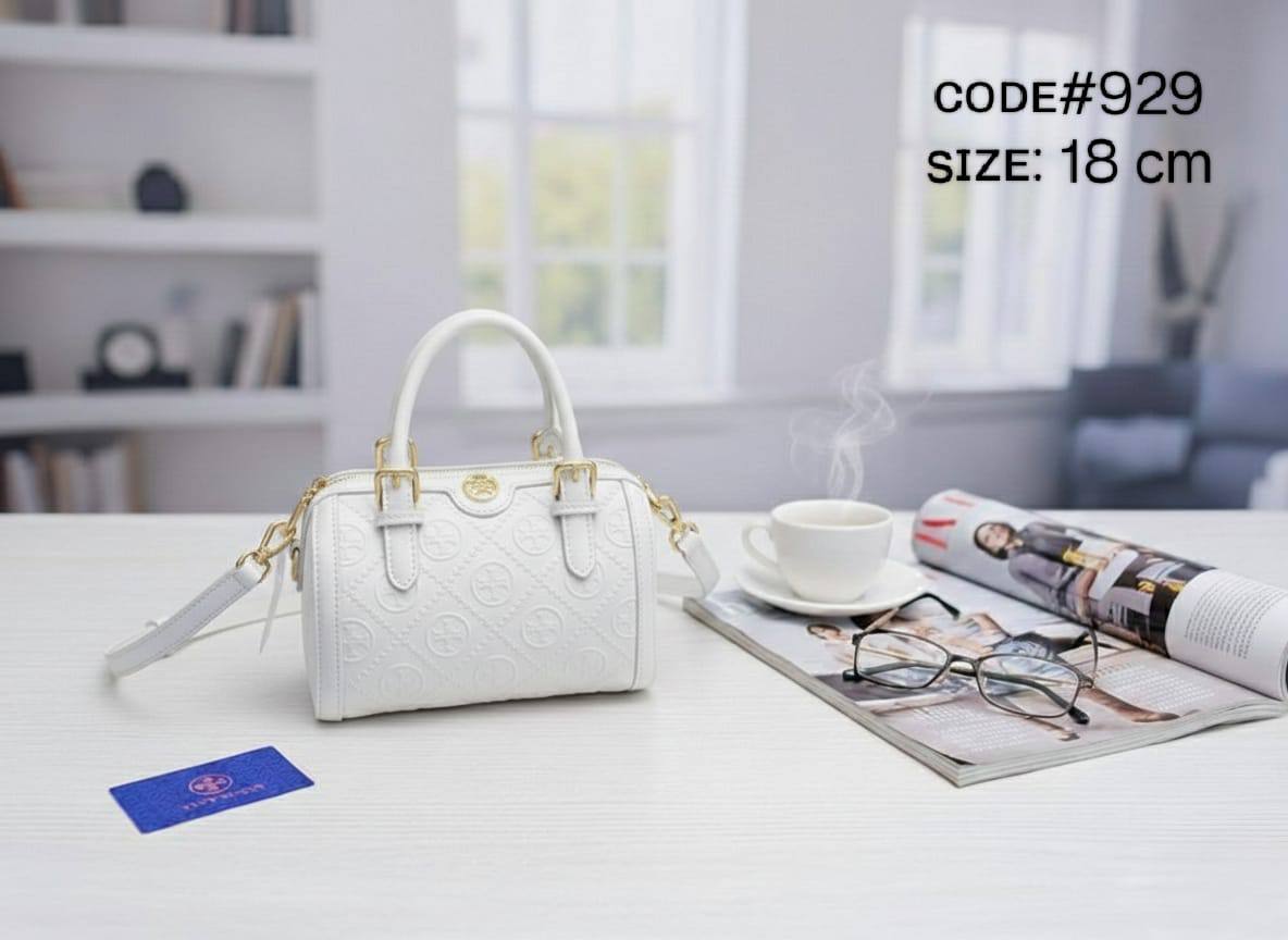 TORY BURCH ʙᴀʀʀᴇʟ ʙᴀɢ
ᴄᴀɴᴠᴀs & ᴇᴍʙᴏssᴇᴅ ʟᴇᴀᴛʜᴇʀ
ɪᴛ ʜᴀs ʟᴏɴɢ ʙᴇʟᴛ sᴛʀᴀᴘ
ɢᴏʟᴅ ʜᴀʀᴅᴡᴀʀᴇ
sɪᴢᴇ : 18 cm
ᴡɪᴛʜ BOX
🎁🎁🎁

80 dhs❣️

Zain31
♥️♥️♥️