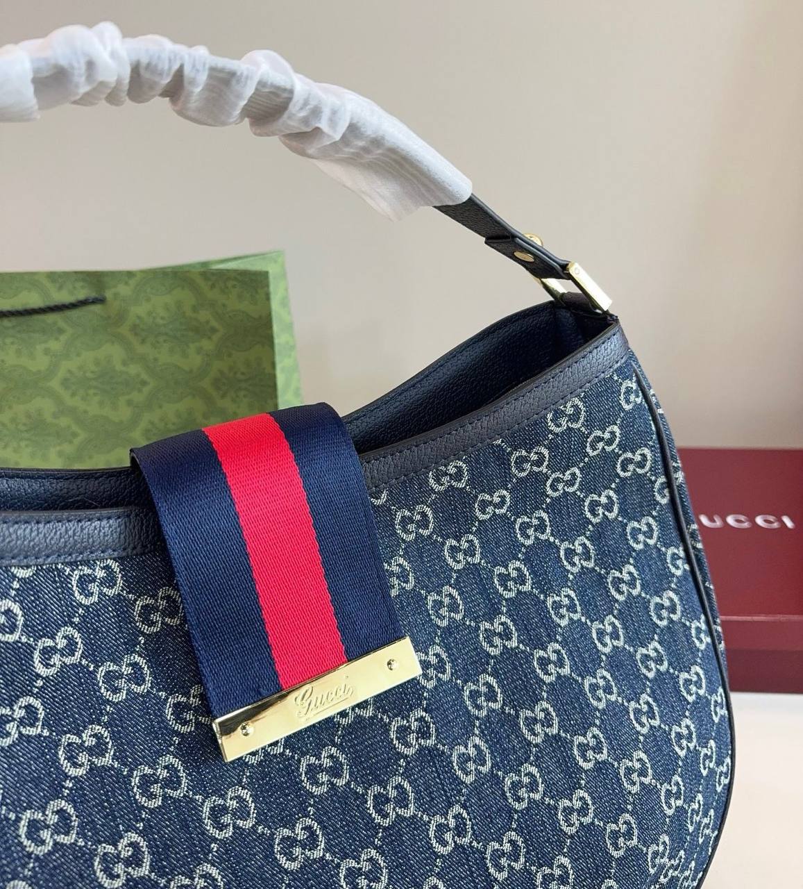 GUCCI 
 HIGH QUALITY 
120 dhs✅

Zain295
♥️♥️♥️