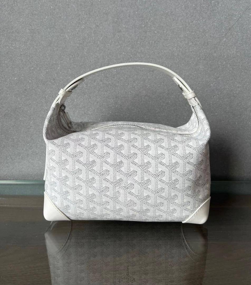 Goyard
75 dhs💓
high quality 
With box 
  24cm

Zain26
♥️♥️♥️