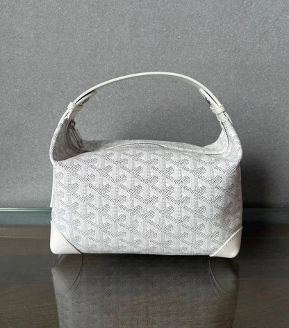 Goyard
75 dhs💓
high quality 
With box 
  24cm

Zain26
♥️♥️♥️