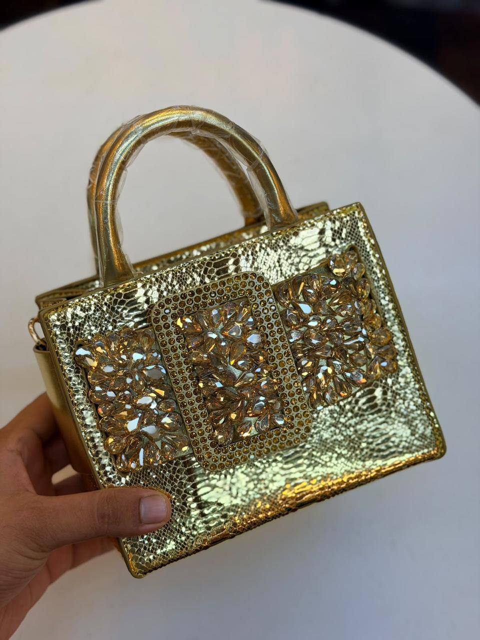 150 dhs

Zain175
♥️♥️♥️