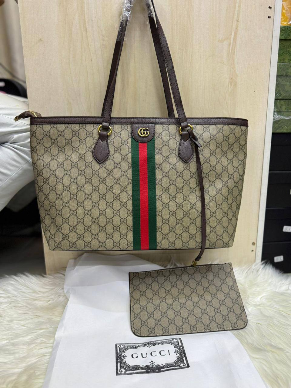❤️ Gucci 2 in 1
1️⃣ Finish quantity
Size : 49 * 28 cm
95 dhs💓

Zain115
♥️♥️♥️