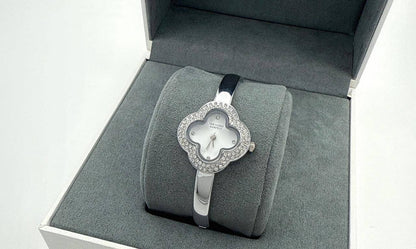 Van Cleef
60 dhs🪙🌨️

Zain45
♥️♥️♥️