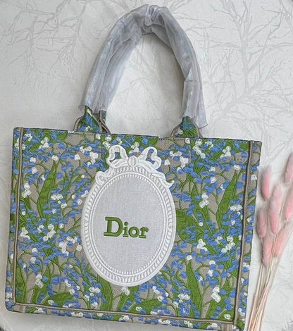DIOR NEW  COLLECTION 💫💫💕
Super master quality 🔥🔥🔥💯
Available 💕💕💕
With full package 🎁
For Price 👇 WhatsApp✅
0568585901 
0507557372
0552275751 Owner Zain 👌

Zain252
♥️♥️♥️