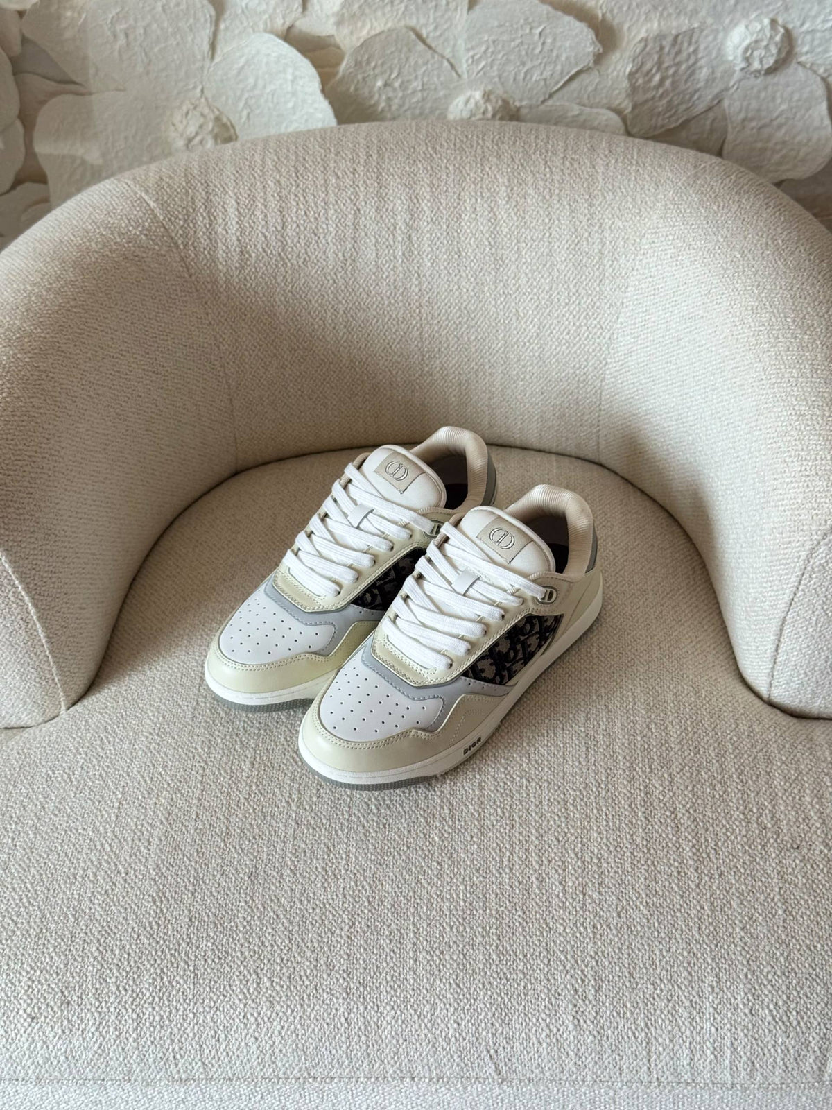 DIOR 
AAA quality
size:40 to 46 

500 dhs🇦🇪🇦🇪

Zain185
♥️♥️♥️