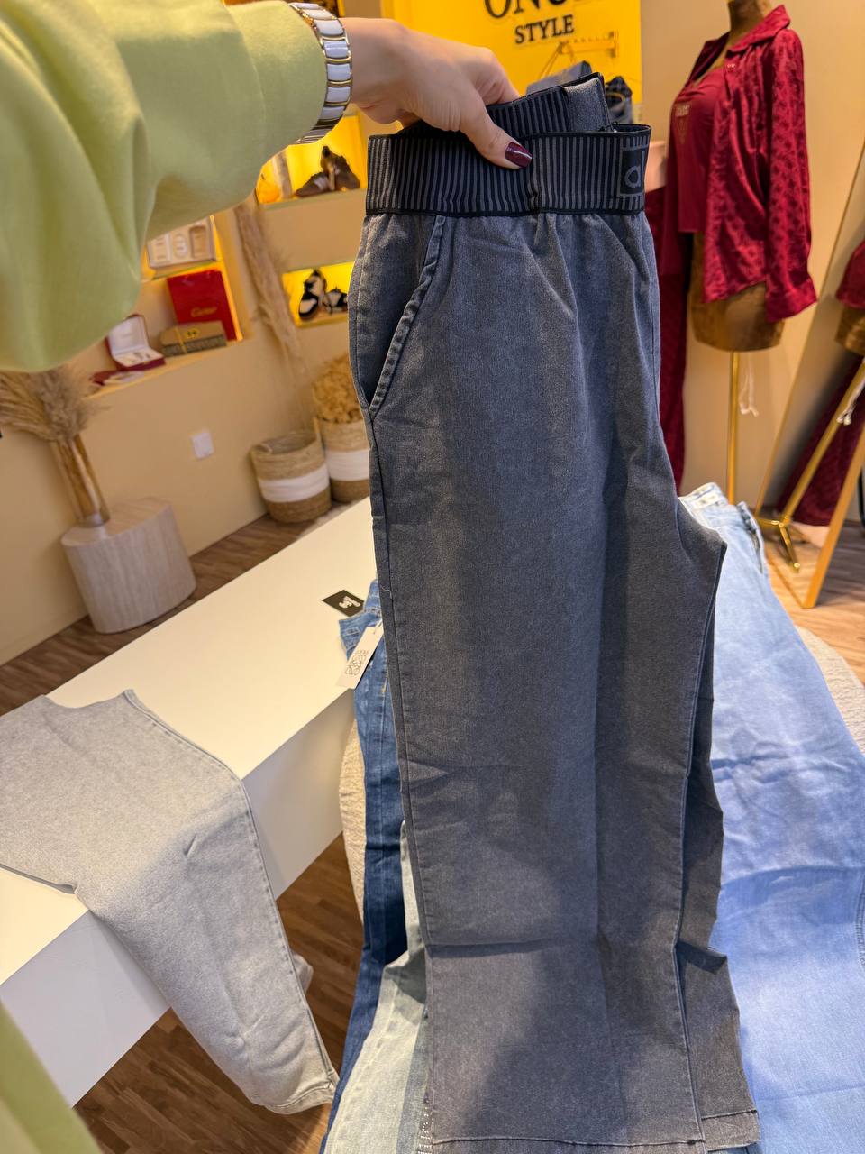 Branded Jeans

105 dhs

S-xl

OnurStyle store

اطلبوها من الوتس المثبت في الأعلى👆🏻👆🏻
تواصلو معنا 👈🏻 Zain 
For order WhatsApp pinned 👆🏻

♥️♥️♥️
