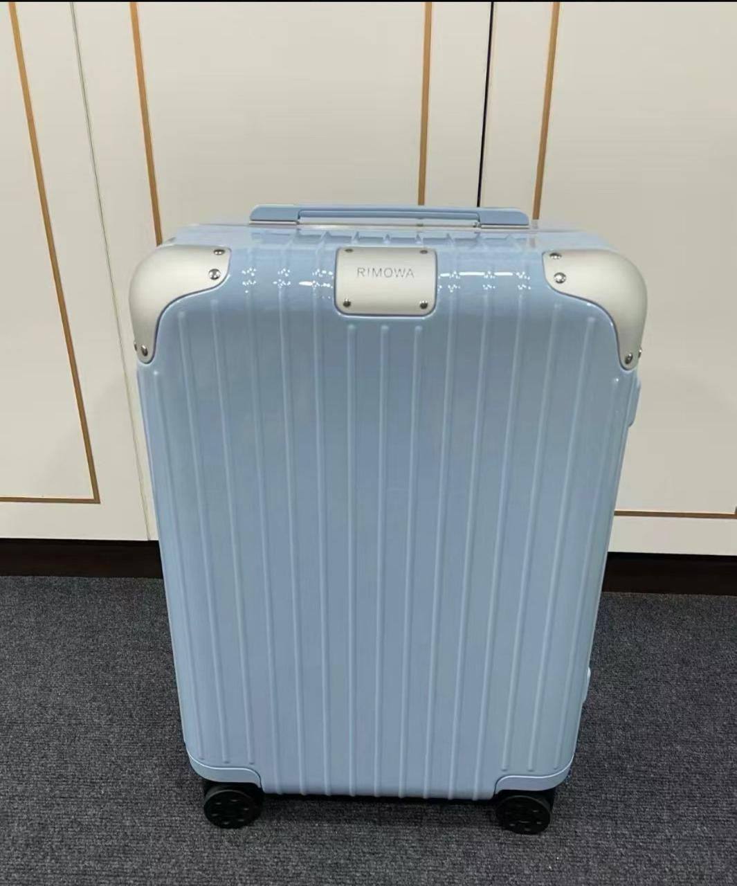 RIMOWA 💕💕✨
Super master quality 🔥🔥
Available ✨💕💕
For Price 👇 WTSP Text Zain 0568585901

Zain252
♥️♥️♥️