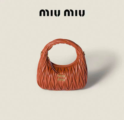 Miu Miu
95 dhs✅
Good-quality with box

Zain35
♥️♥️♥️