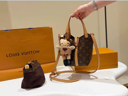 LV

AVAILABLE 

COPY ONE BAGS 

COMPLETEL DOUBLE BOX ☑️ 
120 DHS🇦🇪🇦🇪🇦🇪

Zain169
♥️♥️♥️
