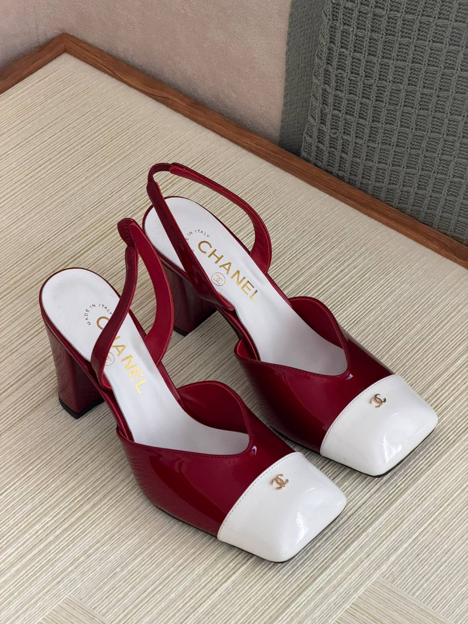 CHANEL
QUALITY:SUPER MASTER 😍💥
SIZE:36 TO 42😍🥰
450 dhs💛

Zain319
♥️♥️♥️