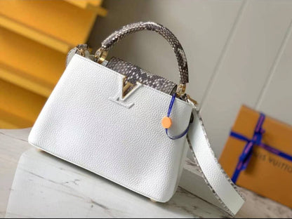 Bags
Update Stock
100 dhs✅
high quality 

With box
🎁🎁🎁

Zain26
♥️♥️♥️