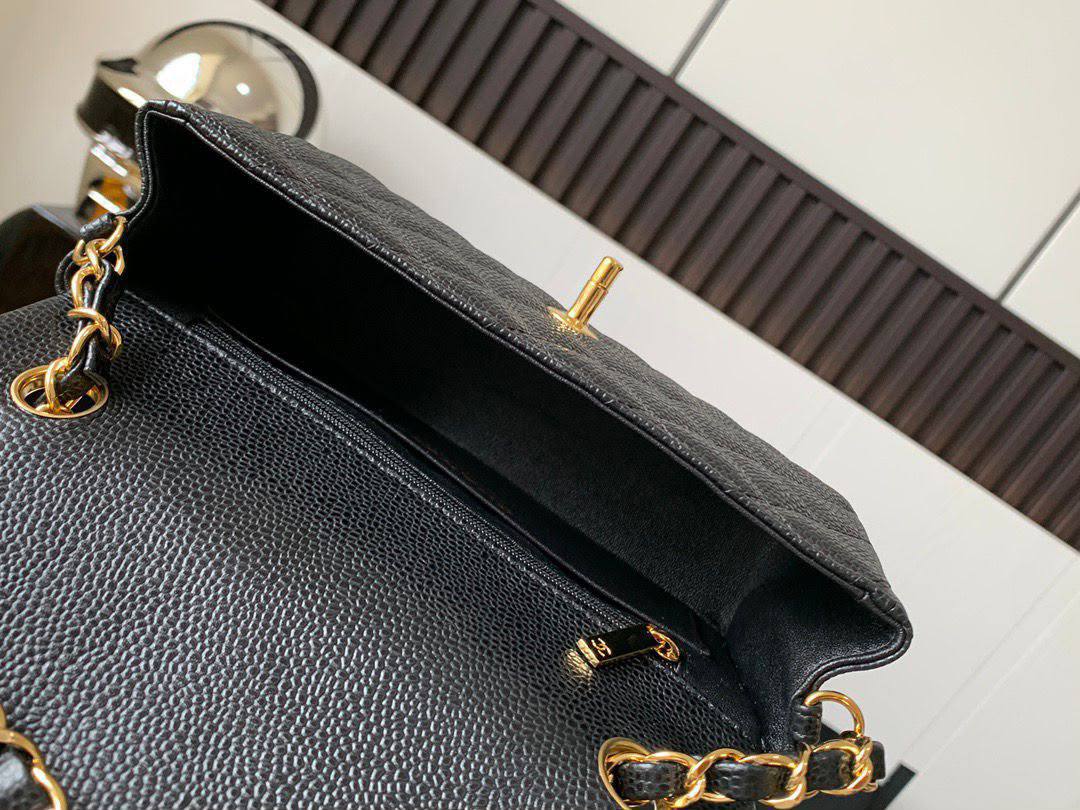 CHANEL

 RESTOCK 
GOOD QUALITY 

WITH BOX 
100 dhs🇦🇪🇦🇪

Size:22cm

Zain295
Zain39
♥️♥️♥️