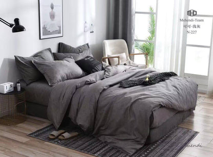 Comfort set
Single 4pcs set
1 comfort 
1 bedsheets 
2 pillowcases 
100 dhs🪙💕

Zain99
♥️♥️♥️