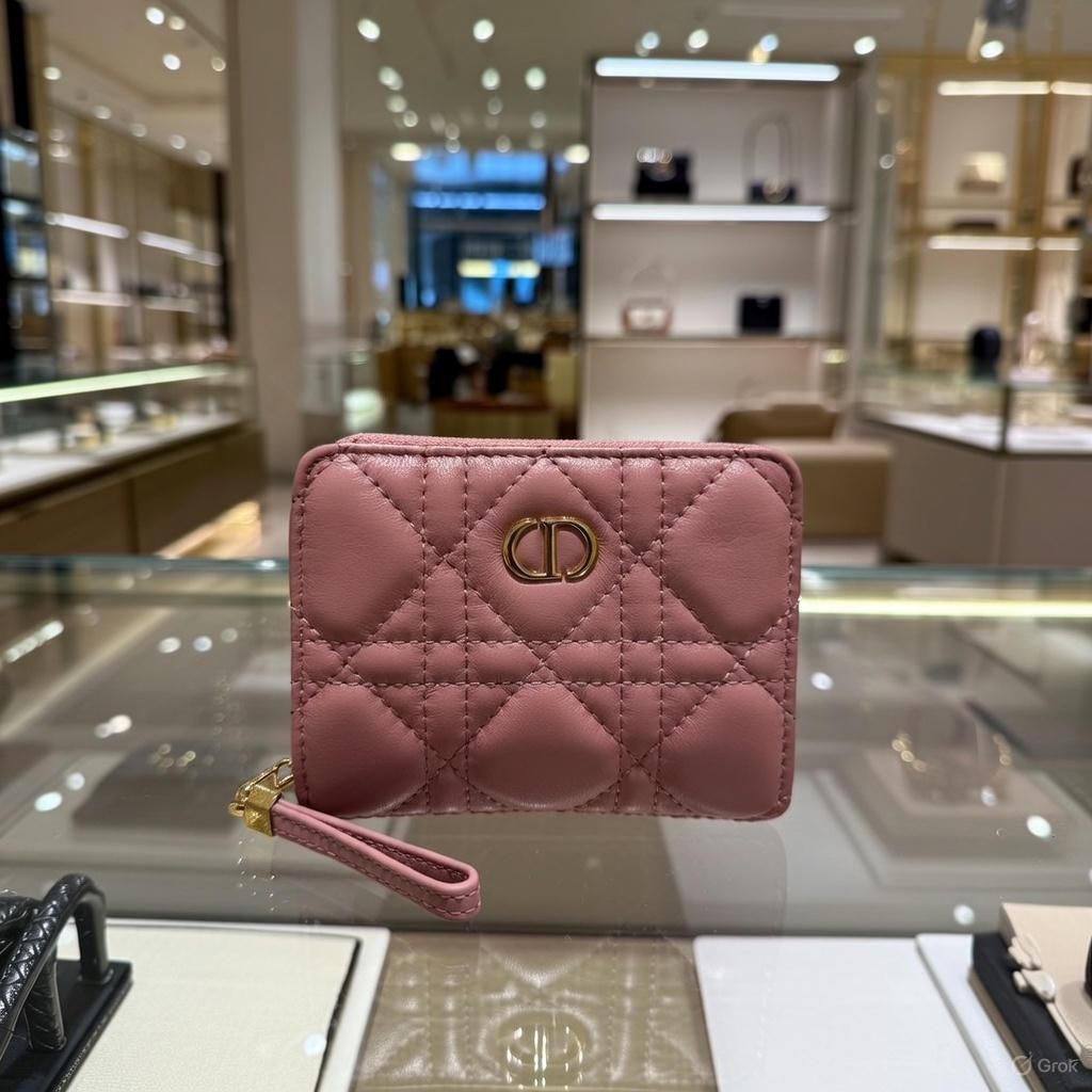 *women WALLET*

*MASTER QUALITY*

140 dhs❣️

Zain202
♥️♥️♥️
