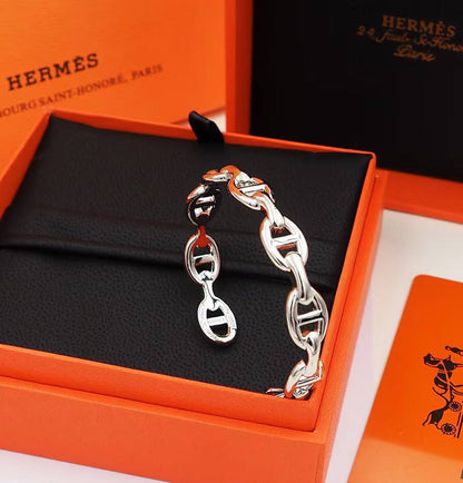 HERMES

BANGLE’s 
Free size  

Master

With normal box🎁
60 dhs🇦🇪🇦🇪

With master box 🎁
75 dhs🇦🇪🇦🇪


Zain263
♥️♥️♥️