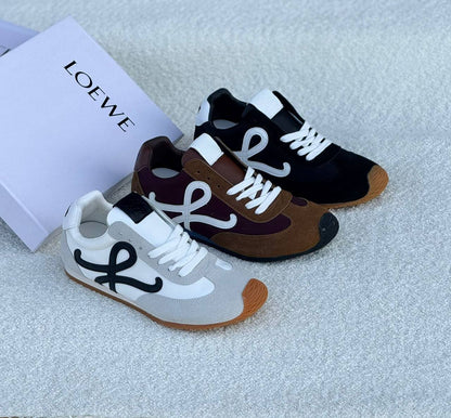 New.  Loewe shoes

   Size  .  36.  to 41

120 dhs✅

Zain80
♥️♥️♥️