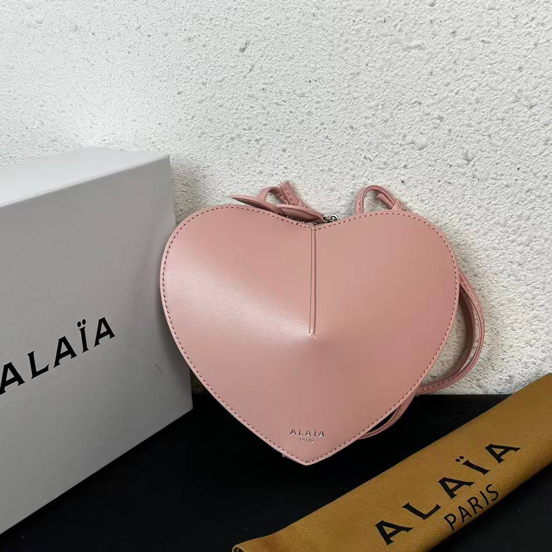 Alaia
Master
330 dhs✅

Zain141
♥️♥️♥️