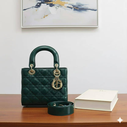 Dior
ᴍᴀᴛᴛᴇ ʟᴇᴀᴛʜᴇʀ ᴍᴀᴛᴇʀɪᴀʟ
ᴡɪᴛʜ ᴛᴡɪʟʟʏ ɪɴᴄʟᴜᴅᴇ
sɪᴢᴇ: 20 cm
ᴡɪᴛʜ BOX
🎁🎁🎁

95 dhs🪙🌨️

Zain31
♥️♥️♥️