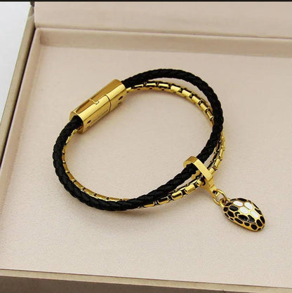 65 DHS❣️
 BVLGARI 

Unsex BRACELET

WITH BOX AND PAPER BAG
🎁🎁🎁

Zain89
♥️♥️♥️