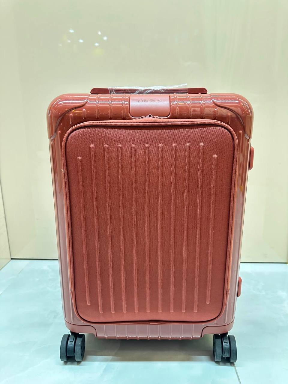 Available ❤️
brand new Rimowa Cabin Suitcase featuring a protective cover and spinner wheels❣️
For Price 👇 WhatsApp✅
0568585901 
0507557372
0552275751 Owner Zain 👌

Zain71
♥️♥️♥️