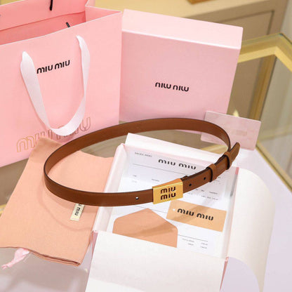 💙 MIU MIU 💙
💙*SUPER MASTER QUALITY*💙
💙*ORIGINAL PACKAGING*💙
260 dhs💓

Zain281
♥️♥️♥️