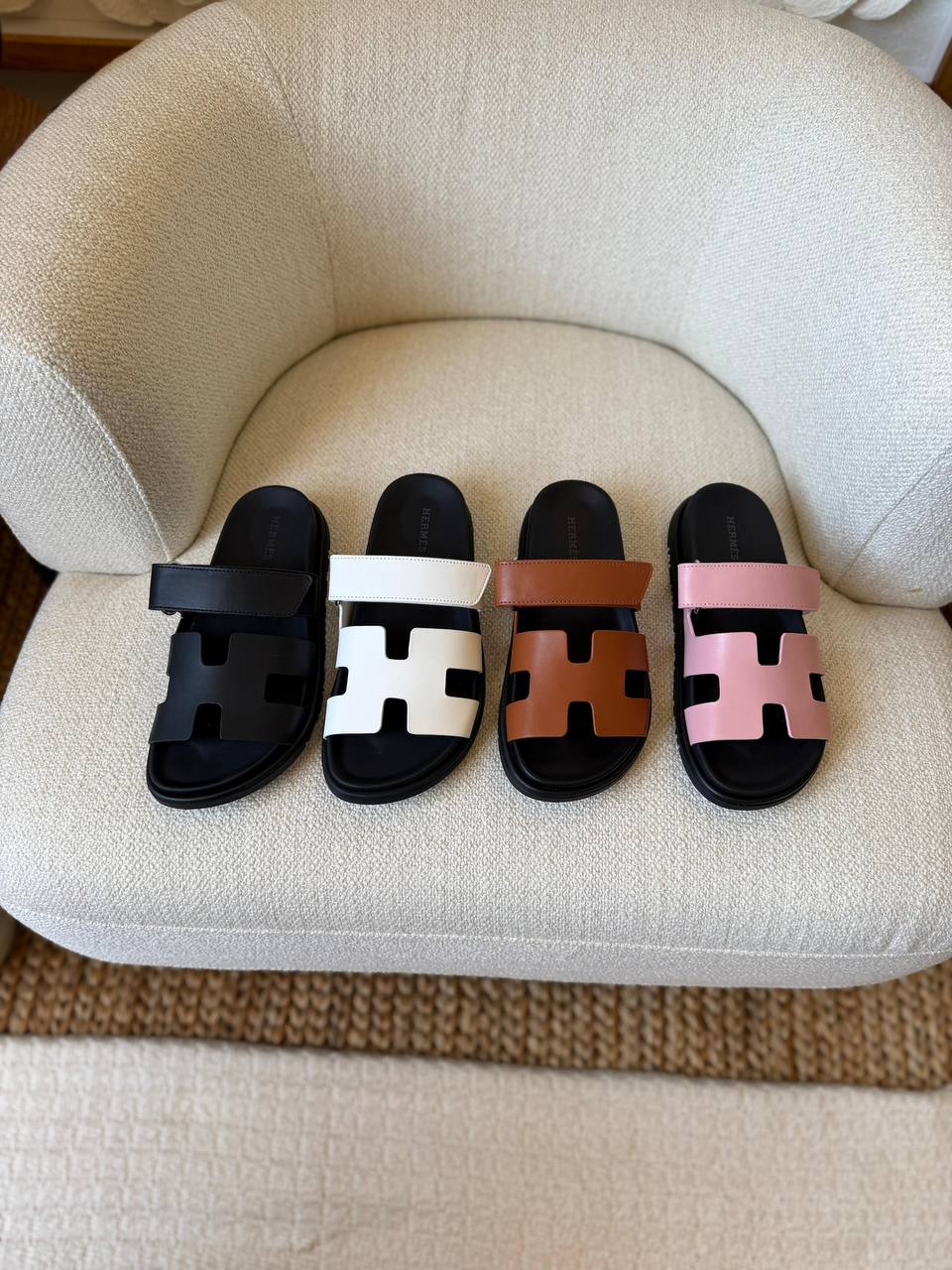 Hermes
𝑨𝑨𝑨 𝑸𝑼𝑨𝑳𝑰𝑻𝒀
𝑺𝒊𝒛𝒆 36 𝒕𝒐 41 
450 dhs✅

Zain81
♥️♥️♥️
