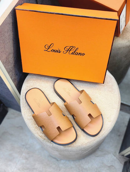 Louis Hilano
 good quality sandals 
with box and paper bag
220 dhs💓
size available 40to46 ( 6to12)

Zain59
♥️♥️♥️