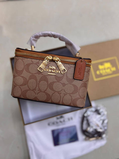 💗 Coach
1⃣️ First quality +🎁
Size: 18 * 11 cm
85 dhs🪙🌨️

with box🎁

Zain115
♥️♥️♥️