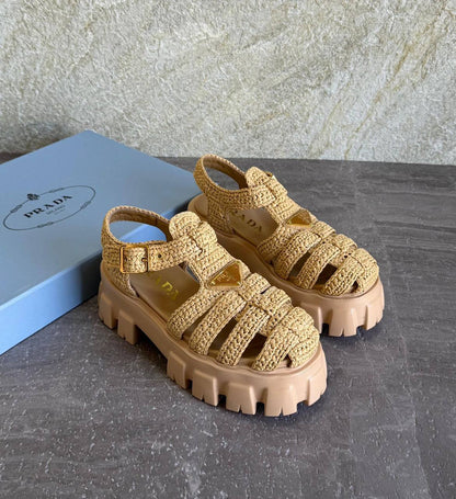 PRADA 
SuperMaster Quality 💯
550 dhs✅
Size: 36-41💥

Zain171
♥️♥️♥️