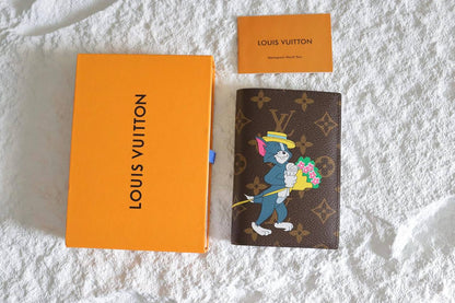 LV - Goyard
Wallets
 master 
passport holder
95 dhs✅

Zain33
♥️♥️♥️