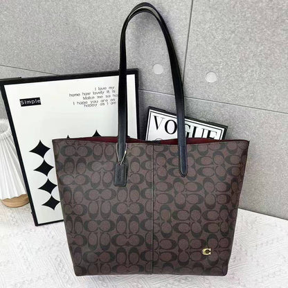 Coach
Wihh box 
75 dhs🇦🇪🇦🇪

Zain232
♥️♥️♥️