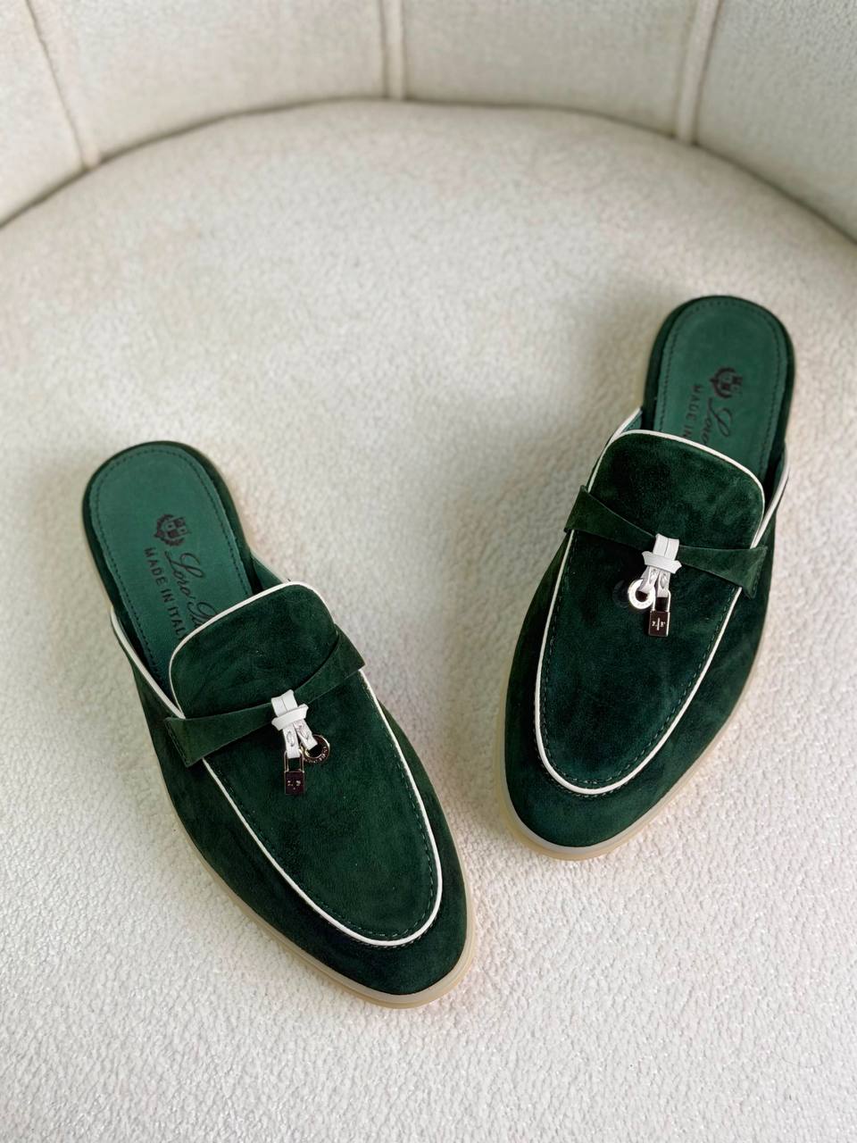 Loro Piana
Super *AAA* *+* Quality 💯 
With original packing🎁🎁
SIZE:36and41
Available now
450 dhs🇦🇪🇦🇪

Zain309
♥️♥️♥️
