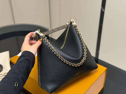 LV
Multipass Handbag
Monogram Canvas Material
Size: cm
With BOX
🎁🎁🎁

110 dhs✅

Zain239
♥️♥️♥️