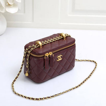 Chanel

High quality

With box 

100 DHS🇦🇪🇦🇪🇦🇪

Zain50
♥️♥️♥️